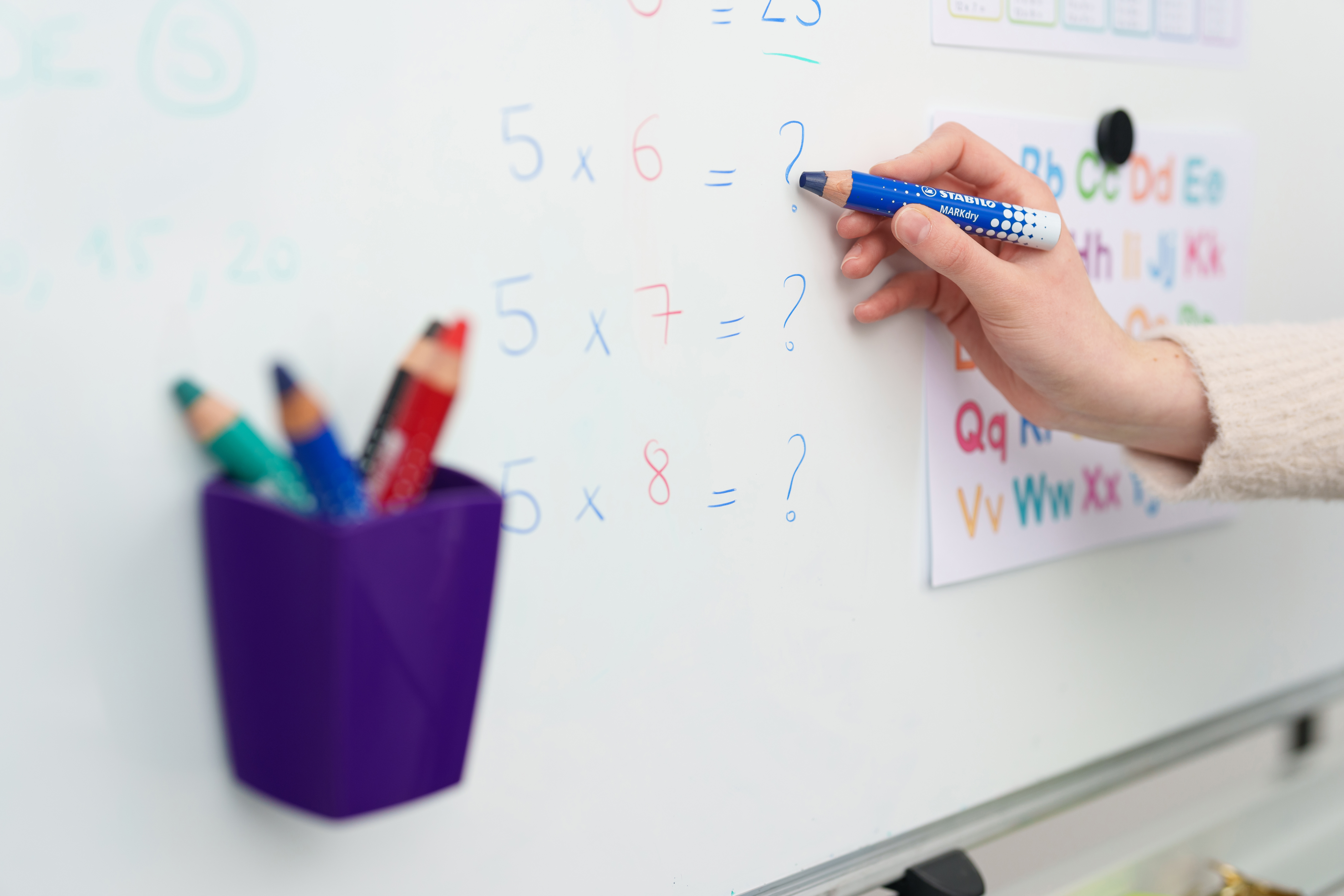 5 feutres STABILO Creative Tips ARTY noir. 5 pointes feutres de différents tracés, d'extra fin à plus épais